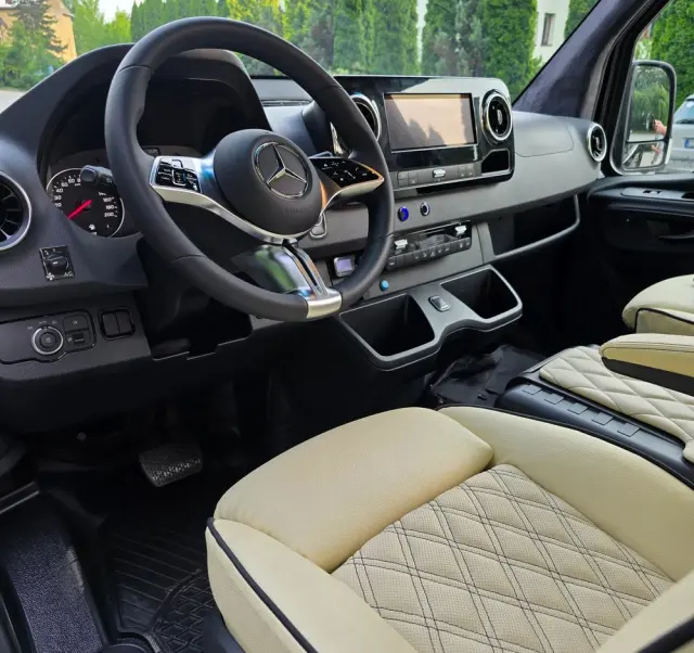 MERCEDES-BENZ Sprinter 319 CDI 907.235