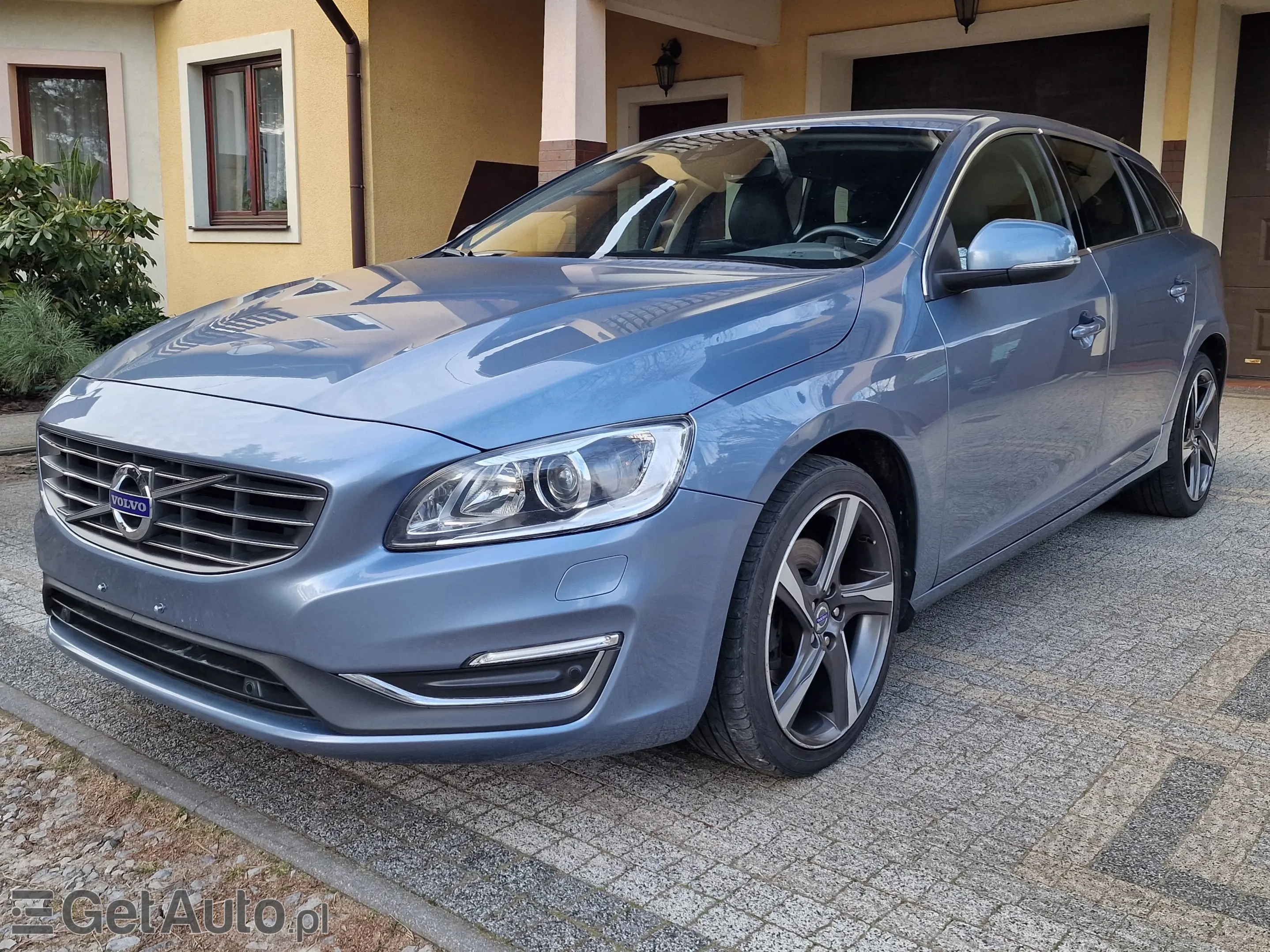 VOLVO V60 Summum