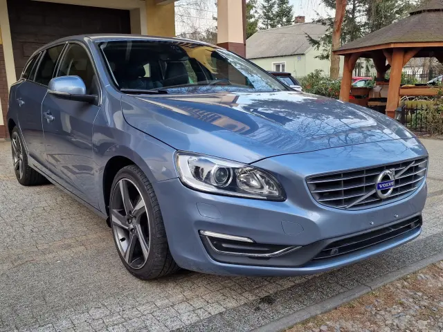 VOLVO V60 Summum