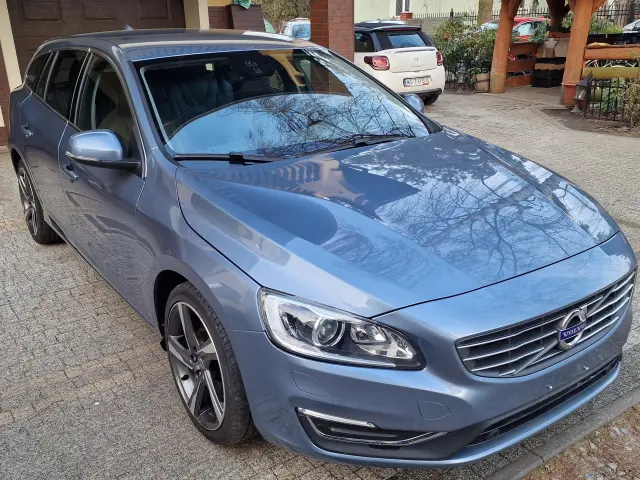 VOLVO V60 Summum