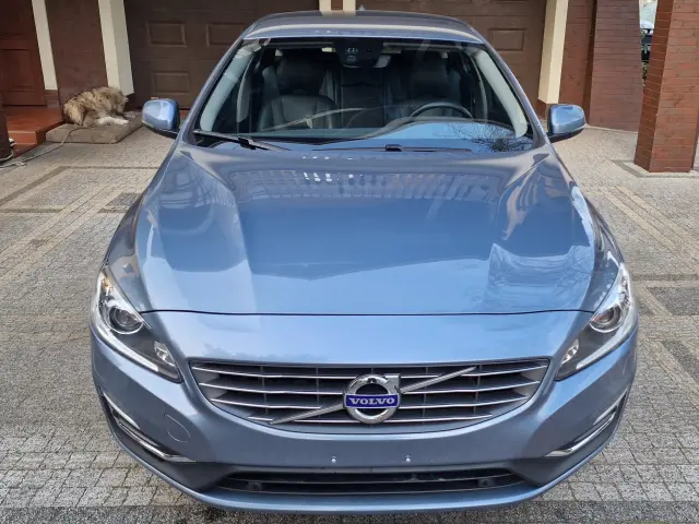 VOLVO V60 Summum