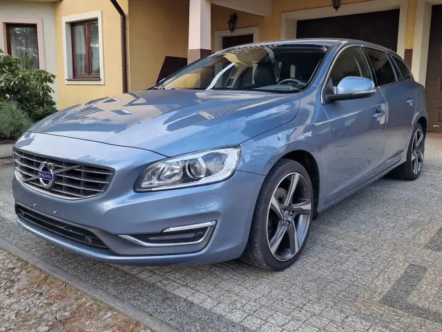 VOLVO V60 Summum