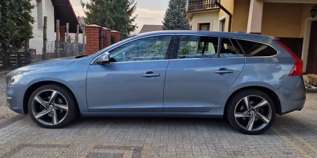 VOLVO V60 Summum