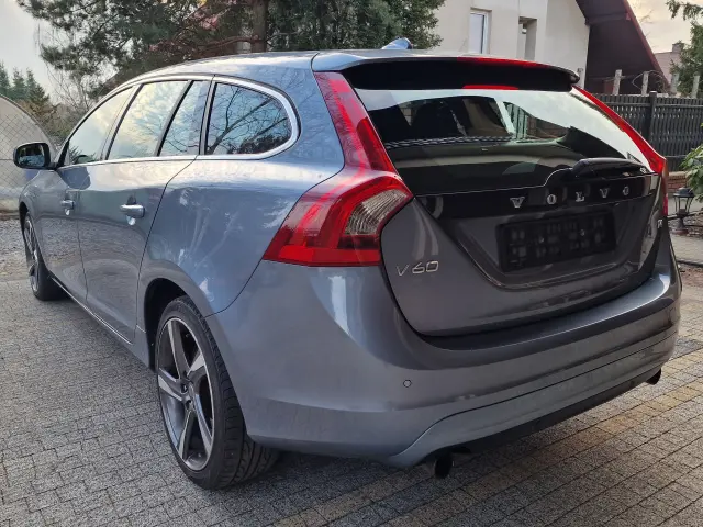 VOLVO V60 Summum
