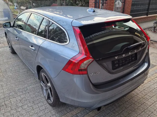 VOLVO V60 Summum