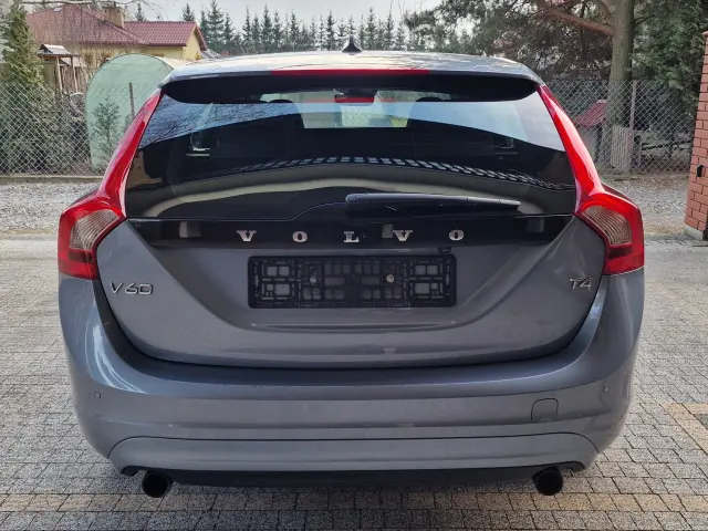 VOLVO V60 Summum
