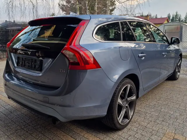 VOLVO V60 Summum