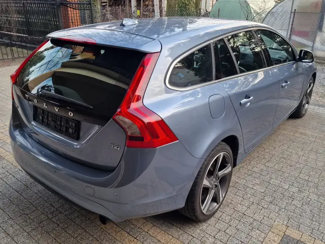 VOLVO V60 Summum