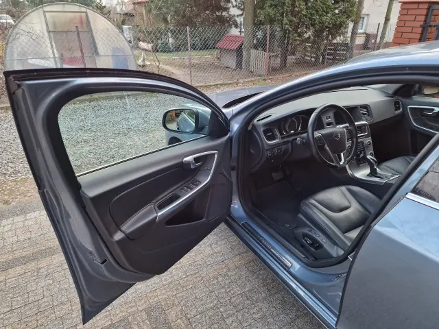VOLVO V60 Summum