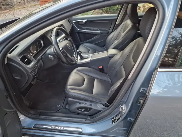 VOLVO V60 Summum