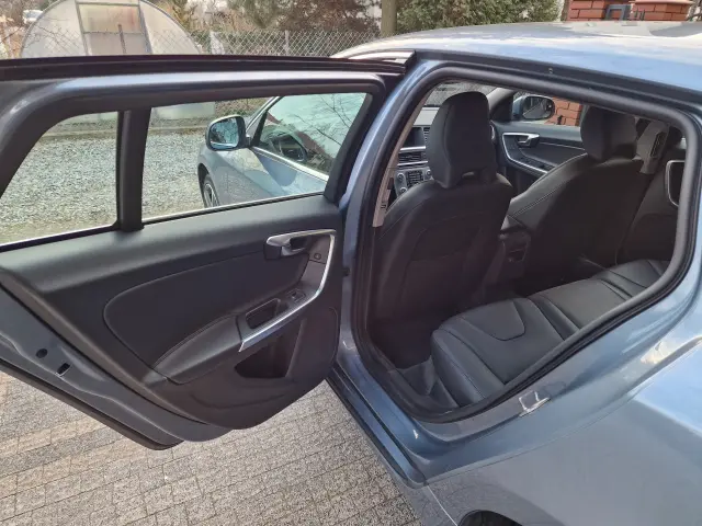 VOLVO V60 Summum