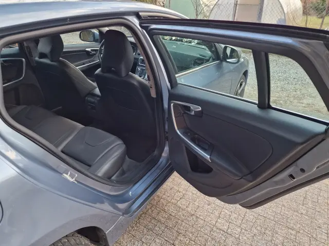 VOLVO V60 Summum