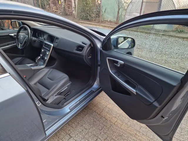 VOLVO V60 Summum