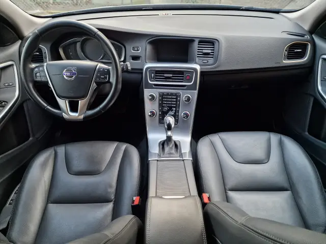 VOLVO V60 Summum