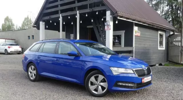 SKODA Superb 