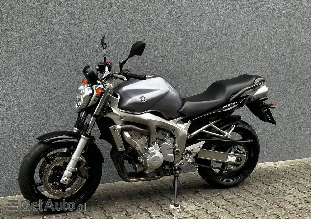 YAMAHA FZ6 