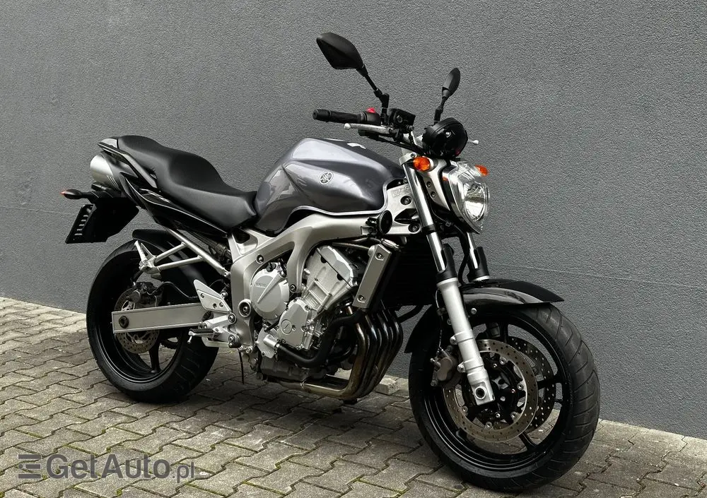 YAMAHA FZ6 