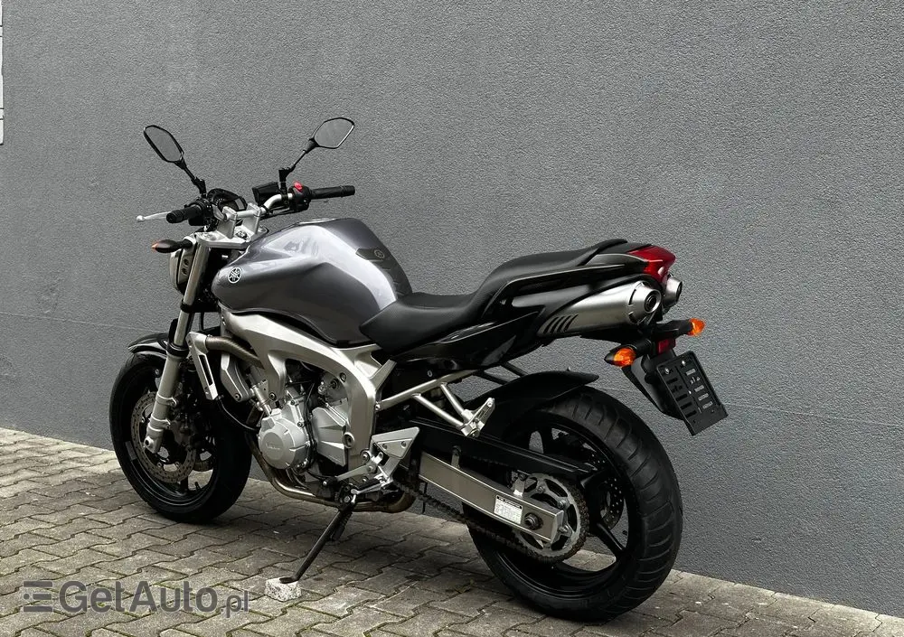 YAMAHA FZ6 