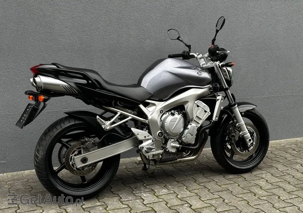 YAMAHA FZ6 