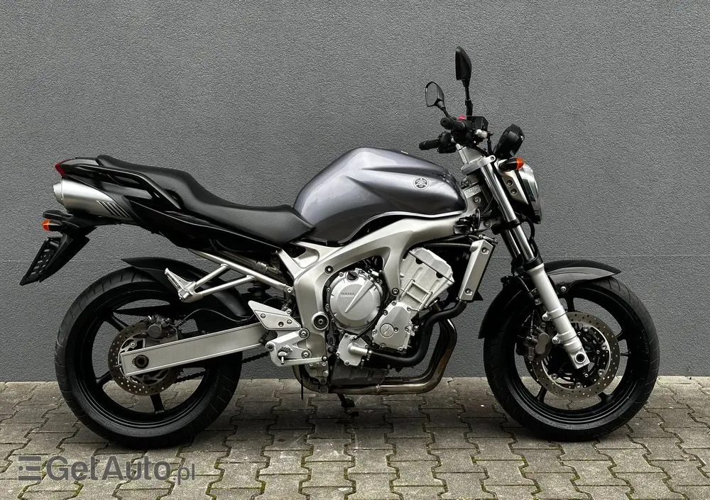 YAMAHA FZ6 