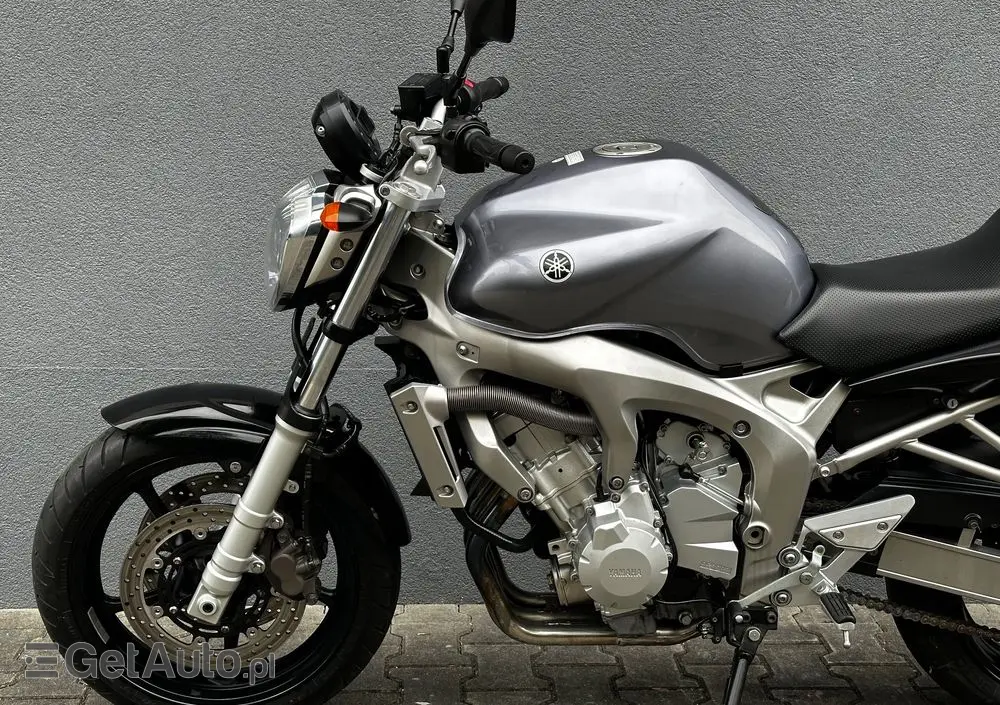 YAMAHA FZ6 