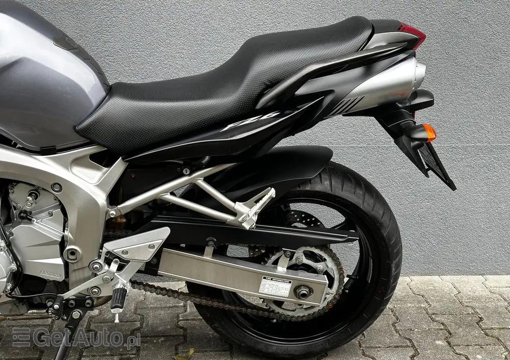 YAMAHA FZ6 
