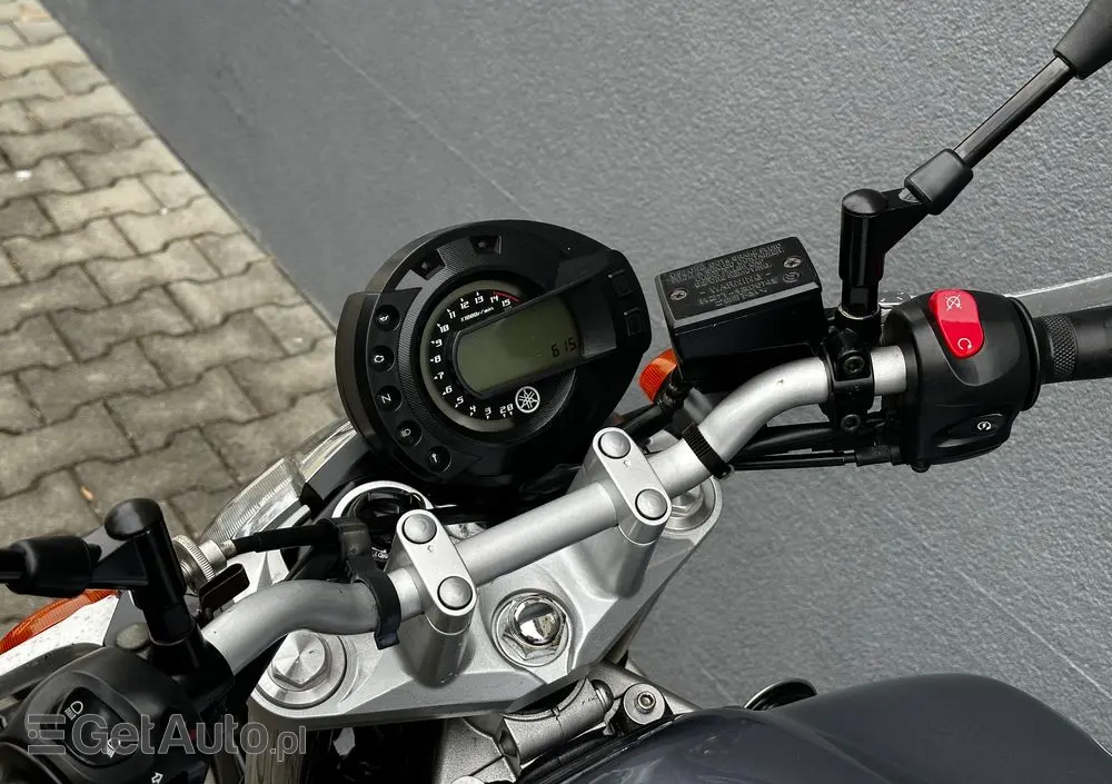 YAMAHA FZ6 
