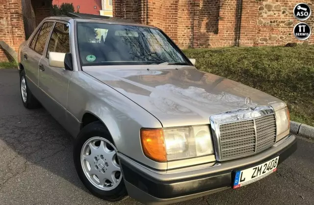 MERCEDES-BENZ W124 