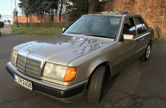 MERCEDES-BENZ W124 