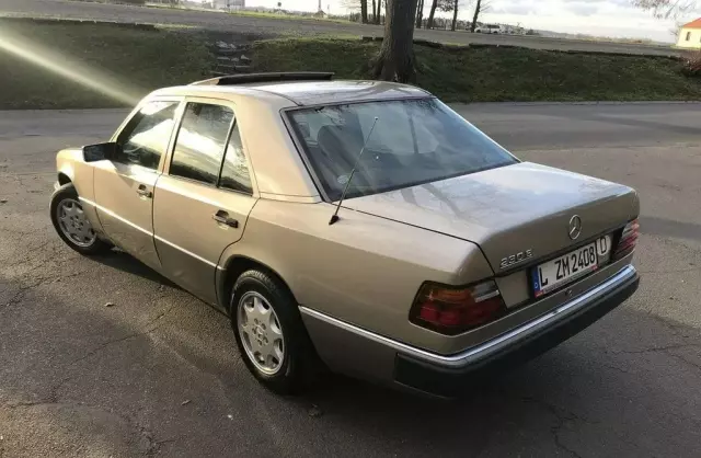 MERCEDES-BENZ W124 