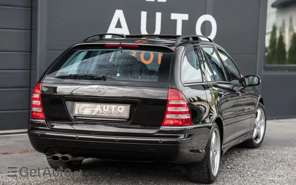 MERCEDES-BENZ Klasa C 32 T AMG