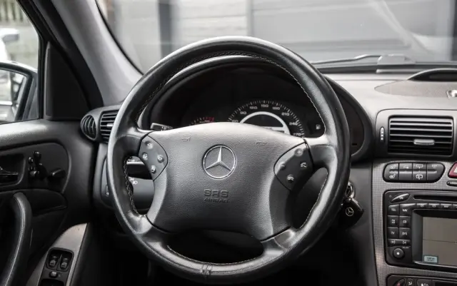 MERCEDES-BENZ Klasa C 32 T AMG