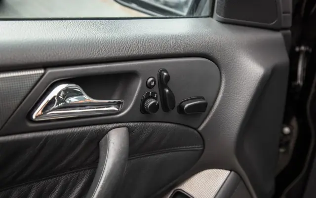 MERCEDES-BENZ Klasa C 32 T AMG