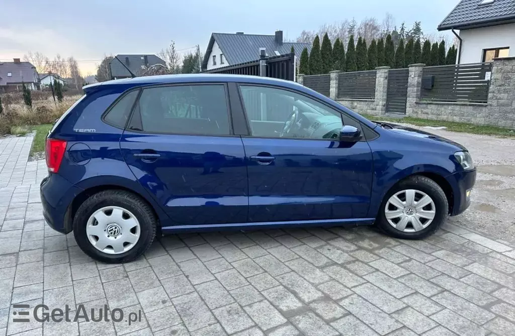VOLKSWAGEN Polo 