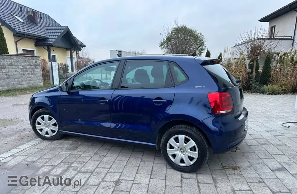 VOLKSWAGEN Polo 
