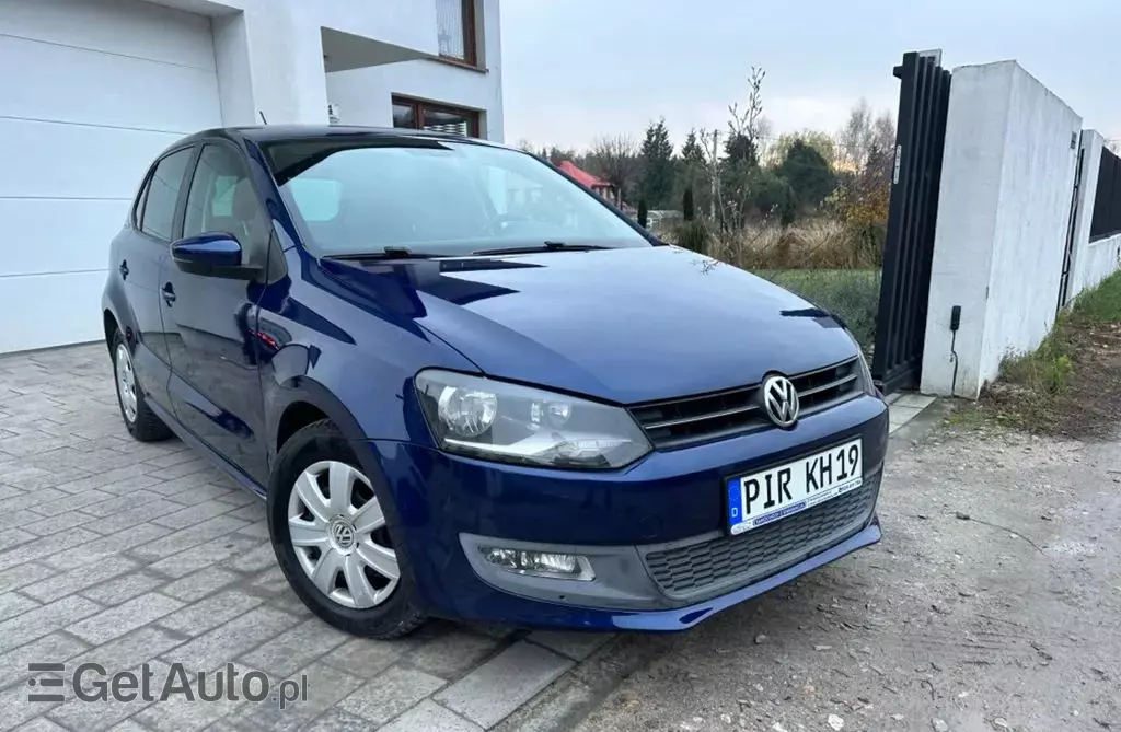 VOLKSWAGEN Polo 