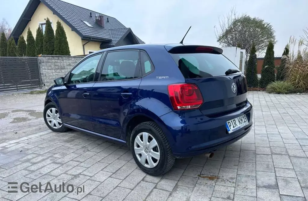 VOLKSWAGEN Polo 