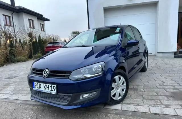 VOLKSWAGEN Polo 