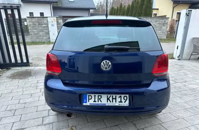 VOLKSWAGEN Polo 