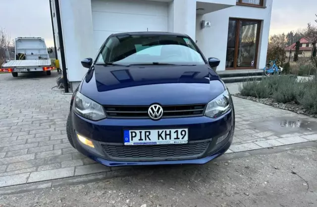 VOLKSWAGEN Polo 