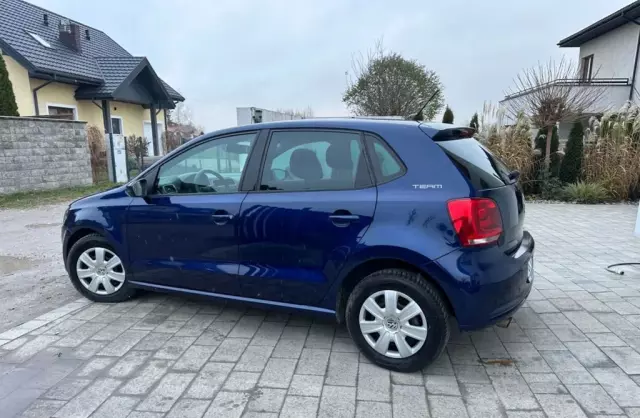 VOLKSWAGEN Polo 