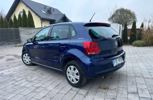 VOLKSWAGEN Polo 