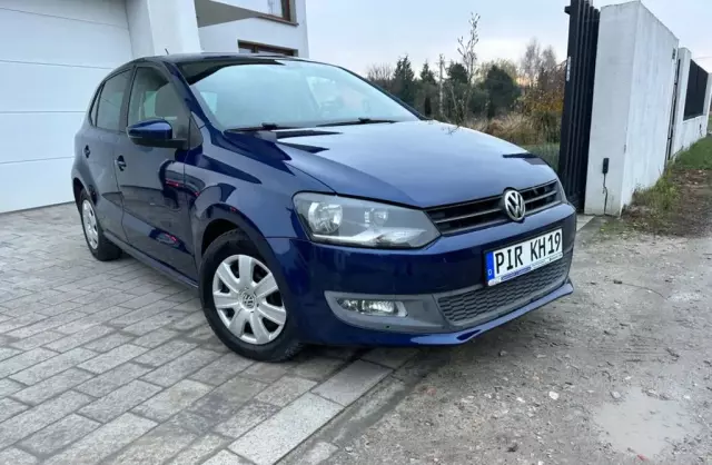 VOLKSWAGEN Polo 