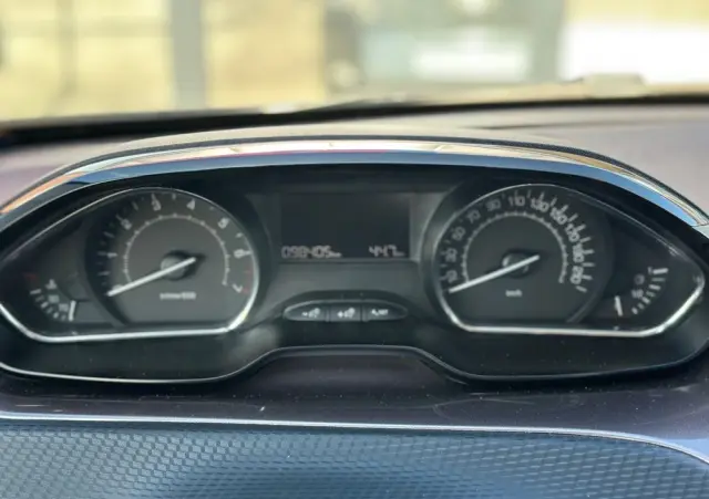 PEUGEOT 2008 120 VTI Automatik Active