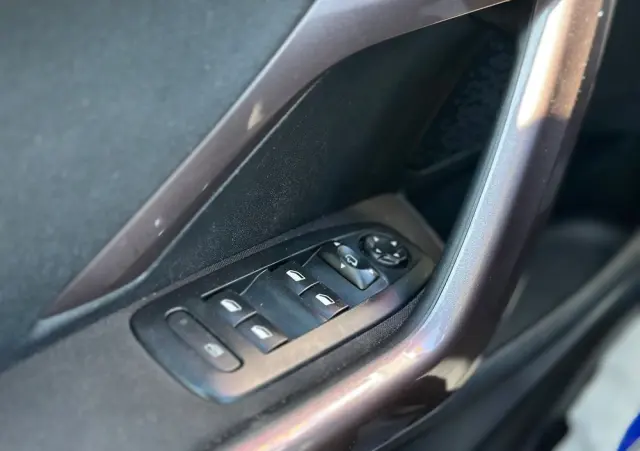 PEUGEOT 2008 120 VTI Automatik Active