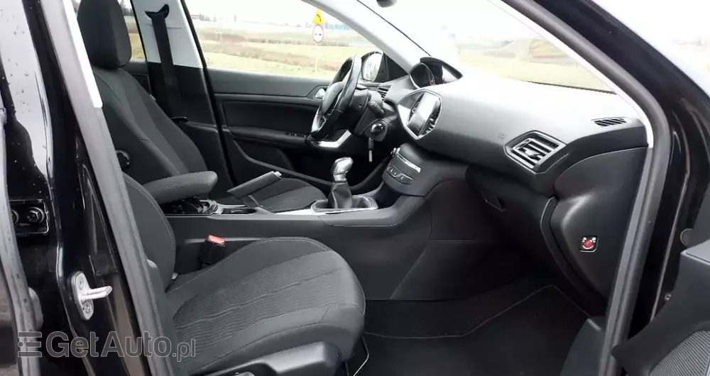 PEUGEOT 308 1.2 PureTech Business Line S&S