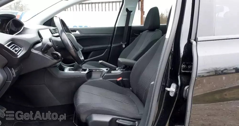 PEUGEOT 308 1.2 PureTech Business Line S&S