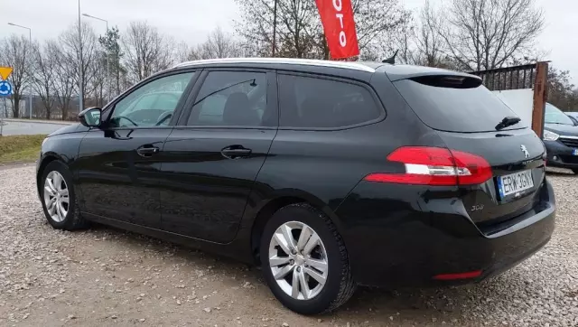 PEUGEOT 308 1.2 PureTech Business Line S&S