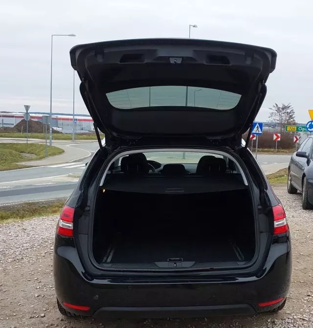 PEUGEOT 308 1.2 PureTech Business Line S&S