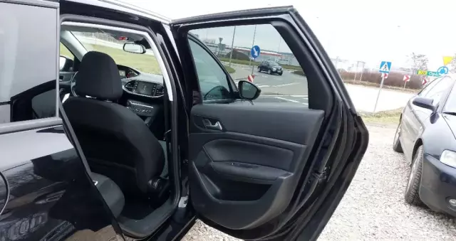 PEUGEOT 308 1.2 PureTech Business Line S&S